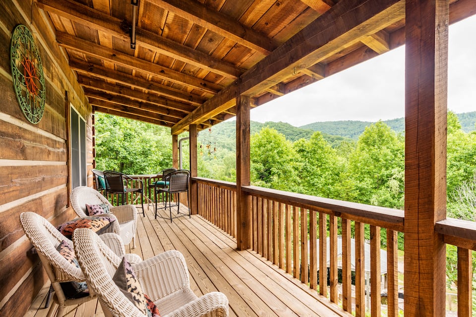 Bear Summit WNC vacation rental 