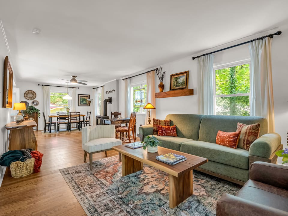 Vacation Rental WNC, Black Mountain