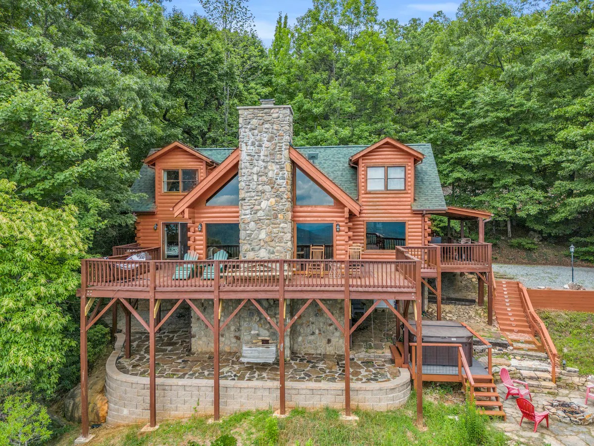 Sapphire Cabins, WNC vacation rental